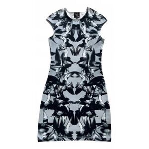 McQ Alexander McQueen
Fitted Cap-Sleeve Bird Dress